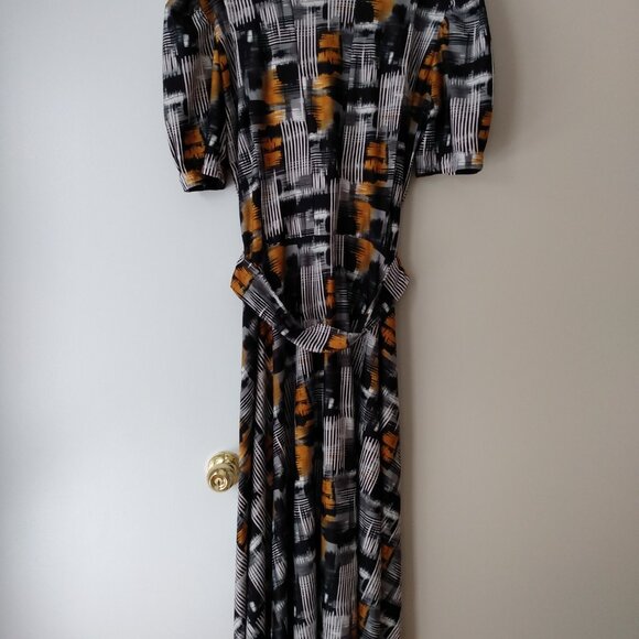 Mennonite Cape Dress 43"B 39"W Black Yellow Stretchy Full Skirted Puffed Sleeves - Picture 2 of 11